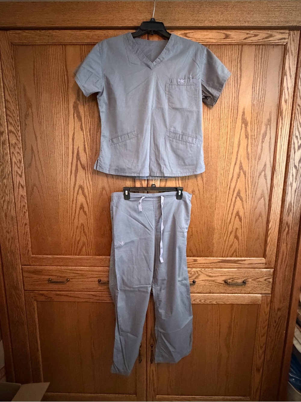 Med Couture Light Gray Women's Pajama Scrub Set - V-Neck Top & Drawstring Pants